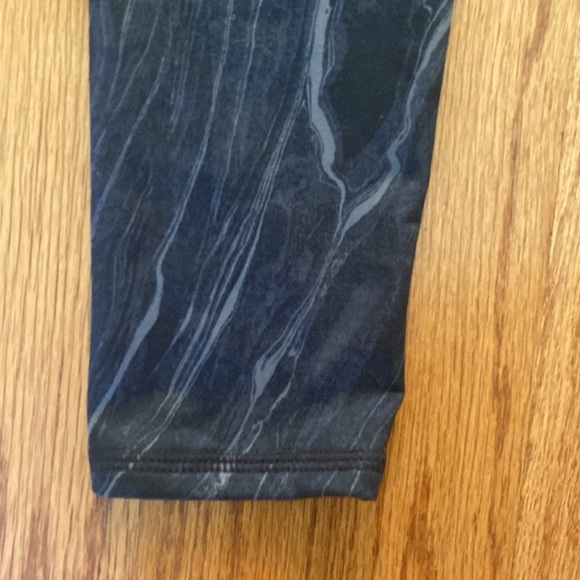 GapFit Teen Leggings Blackout B-Waist Marble True Black. Size 12. NEW WITH TAGS - Picture 15 of 16